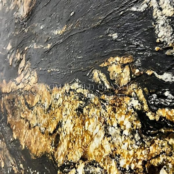 گرانیت ماگما گلد برزیل با طرح‌های خاص طلایی و بژ برای استفاده در دکوراسیون داخلی
