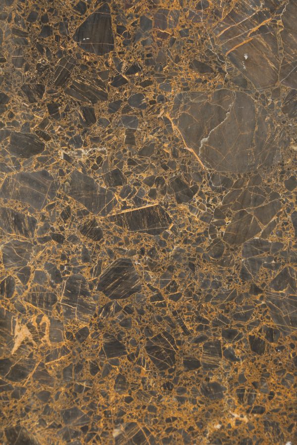 سنگ مرمریت پرشین پورتو با پس زمینه مشکی و خطوط نارنجی