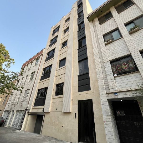 ساختمانی با نمای سنگ تراورتن ابیانه