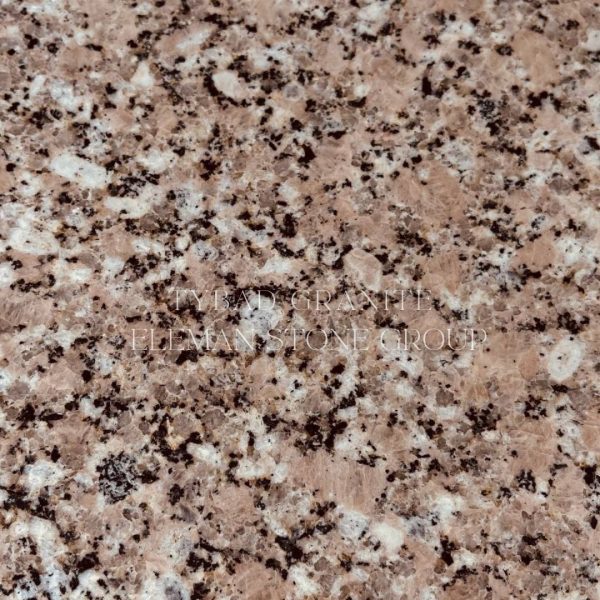 سنگ گرانیت تایباد در انواع اسلب و تایل تولید می‌شود.