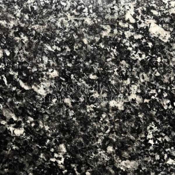 سنگ گرانیت الموت قزوین با رنگ مشکی و دانه‌های شفاف و سفید