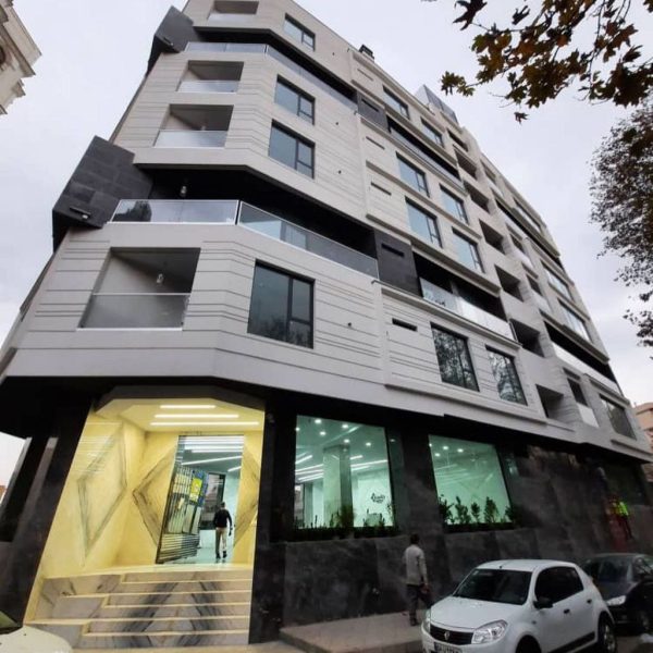 نمایی زیبا و لوکس از ساختمانی درتهران با انواع سنگ مرمریت و کریستال -گروه سنگ المان