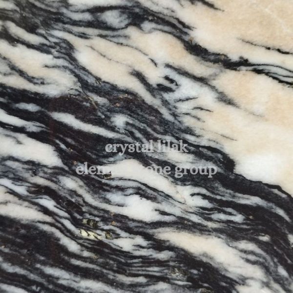 سنگ چینی لیلاک با زمینه سفید و رگه‌های طلایی و مشکی خاص